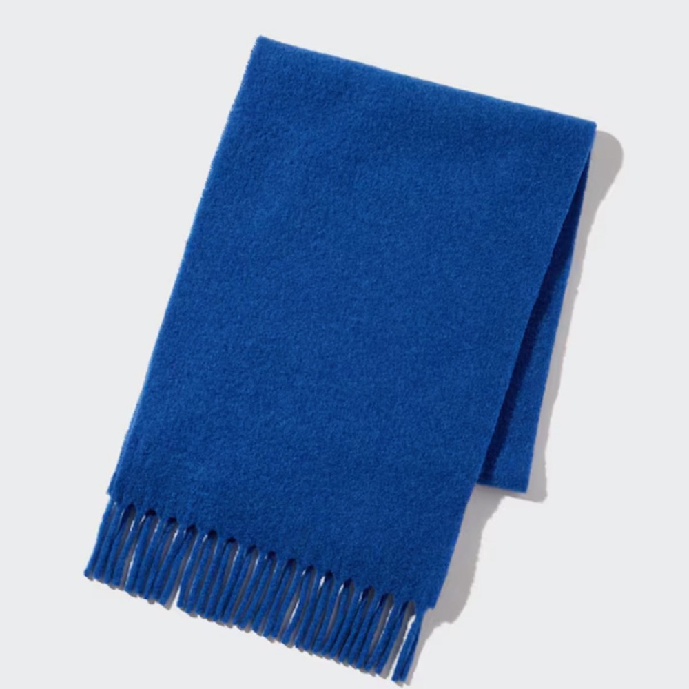 UNIQLO BLUE SCARF